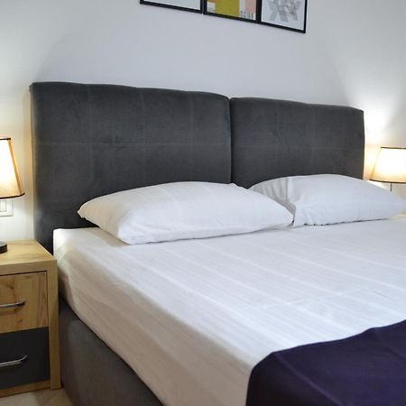 Vlorë Seaview Gateway 2 Bedrooms Apartment & Garage מראה חיצוני תמונה