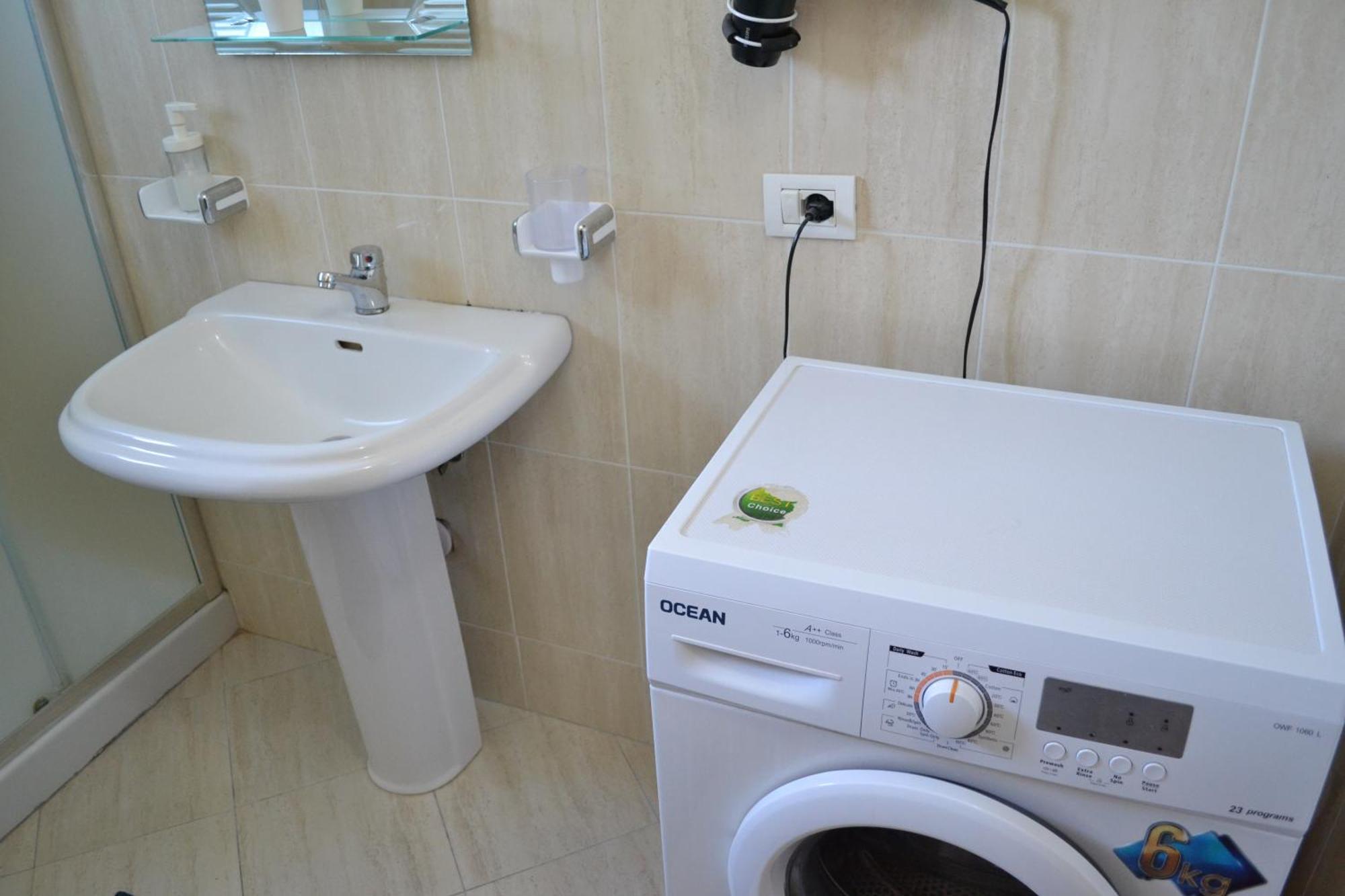 Vlorë Seaview Gateway 2 Bedrooms Apartment & Garage מראה חיצוני תמונה