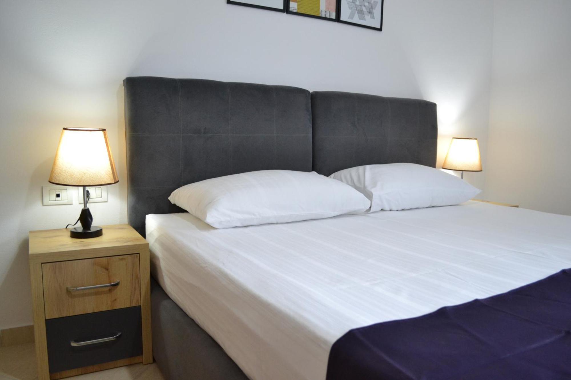Vlorë Seaview Gateway 2 Bedrooms Apartment & Garage מראה חיצוני תמונה