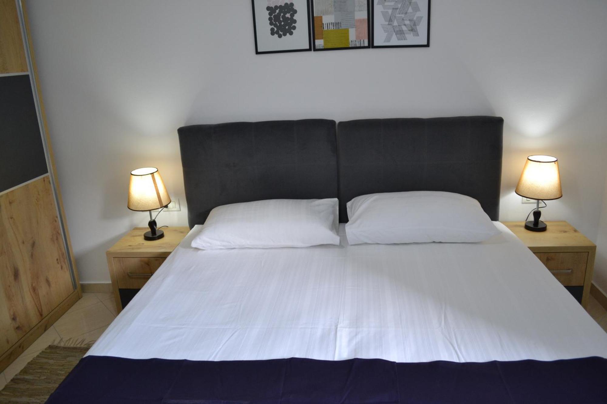 Vlorë Seaview Gateway 2 Bedrooms Apartment & Garage מראה חיצוני תמונה