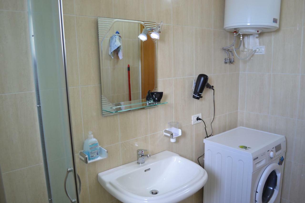 Vlorë Seaview Gateway 2 Bedrooms Apartment & Garage מראה חיצוני תמונה